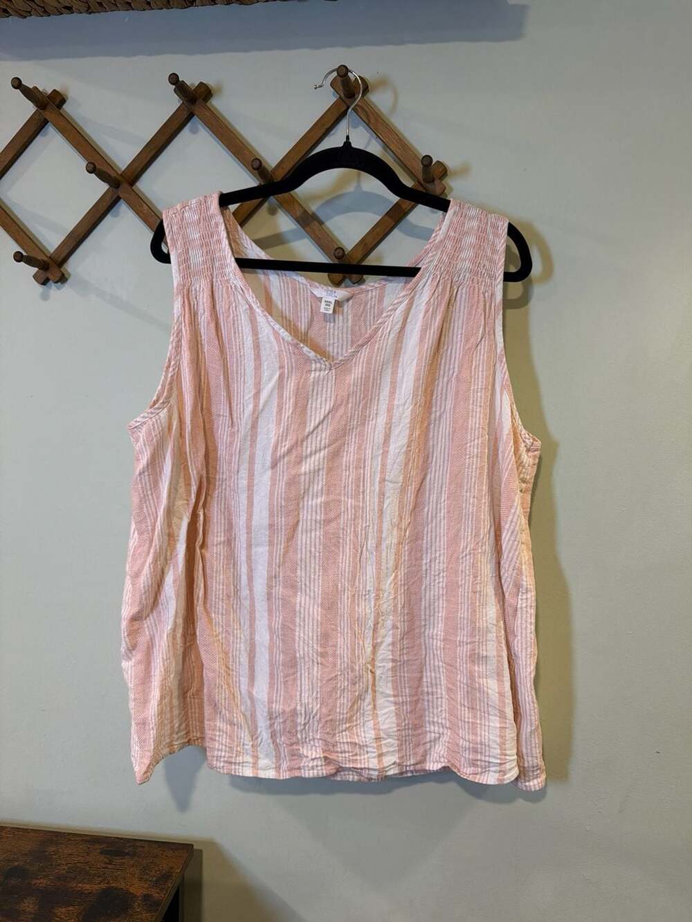 Time and Tru Pink and White Striped Sleeveless V-Neck Tank Top, Size XXXL (22)